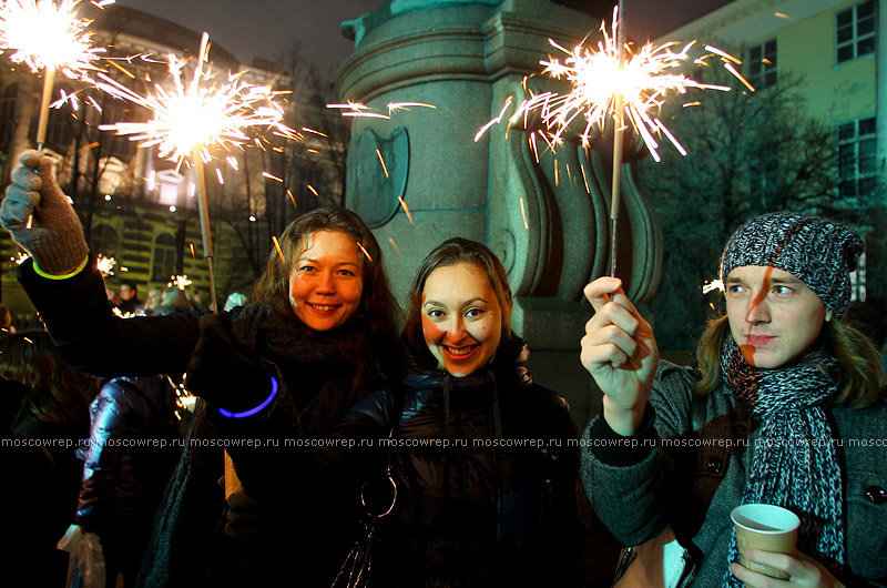 Московский репортаж, Москва, Moscow Design Week, Christmas Light Up, Ангелина Аскери, Алиса Крылова, Полина Аскери, МГУ, Елена Вартанова