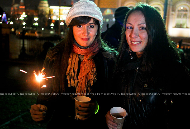 Московский репортаж, Москва, Moscow Design Week, Christmas Light Up, Ангелина Аскери, Алиса Крылова, Полина Аскери, МГУ, Елена Вартанова