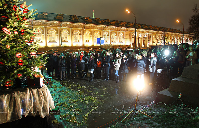 Московский репортаж, Москва, Moscow Design Week, Christmas Light Up, Ангелина Аскери, Алиса Крылова, Полина Аскери, МГУ, Елена Вартанова