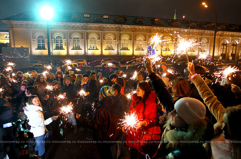 Московский репортаж, Москва, Moscow Design Week, Christmas Light Up, Ангелина Аскери, Алиса Крылова, Полина Аскери, МГУ, Елена Вартанова