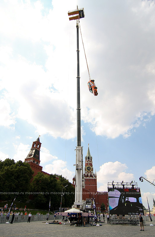 Москва, Московский репортаж, Moscow City Racing, Касперский, КамАЗ, Scuderia Ferrari, Vodafone McLaren Mercedes, Team Lotus, Mobil1, МегаФон Моторспорт, Formula 1, F1, Citroen