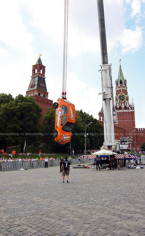 Москва, Московский репортаж, Moscow City Racing, Касперский, КамАЗ, Scuderia Ferrari, Vodafone McLaren Mercedes, Team Lotus, Mobil1, МегаФон Моторспорт, Formula 1, F1, Citroen