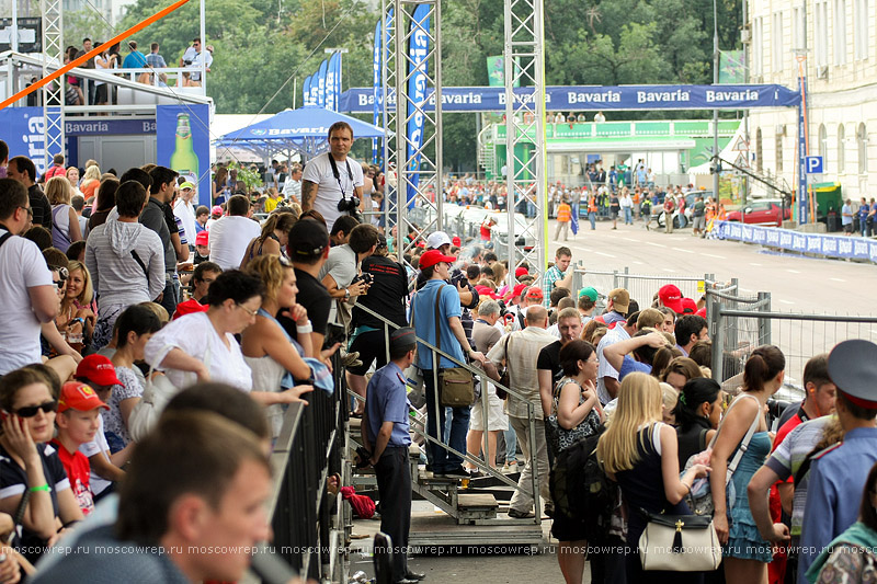 Москва, Московский репортаж, Moscow City Racing, Касперский, КамАЗ, Scuderia Ferrari, Vodafone McLaren Mercedes, Team Lotus, Mobil1, МегаФон Моторспорт, Formula 1, F1, Citroen