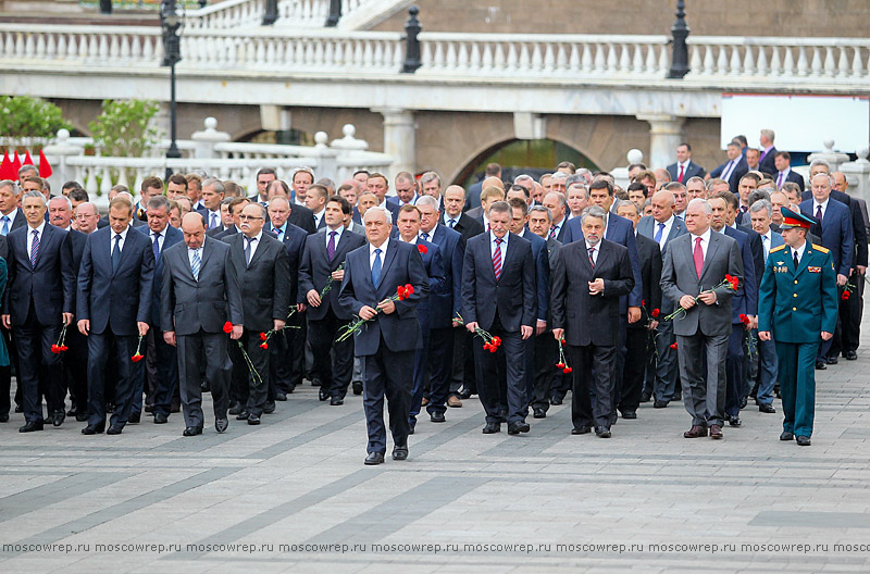 Московский репортаж, Москва, 8 мая, Возложение венков, Путин, Собянин, </p>
<p>Патриарх Кирилл