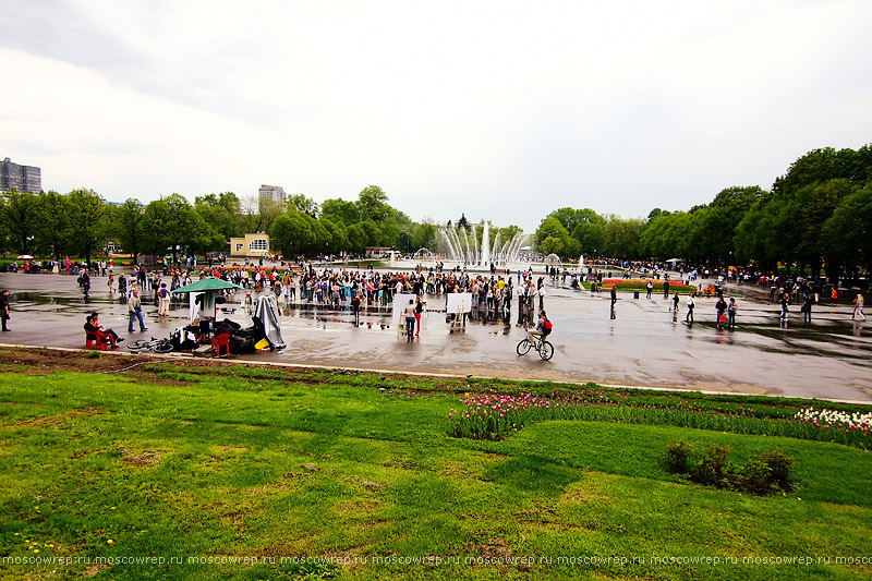 Московский репортаж, Москва, Танцы, Парк горького