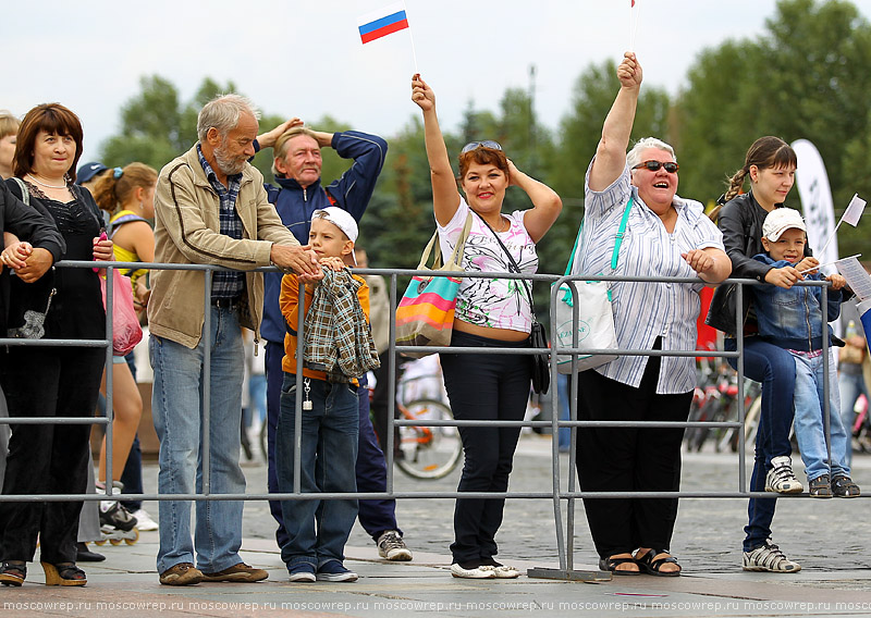 Московский репортаж, Москва, День флага России