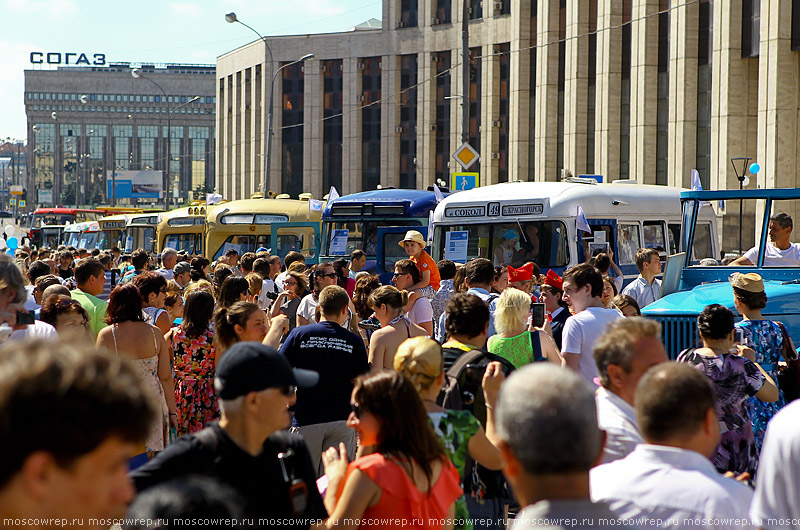 Москва, Московский репортаж, Парад автобусов, Парад ретро-автобусов, 91 год московскому автобусу