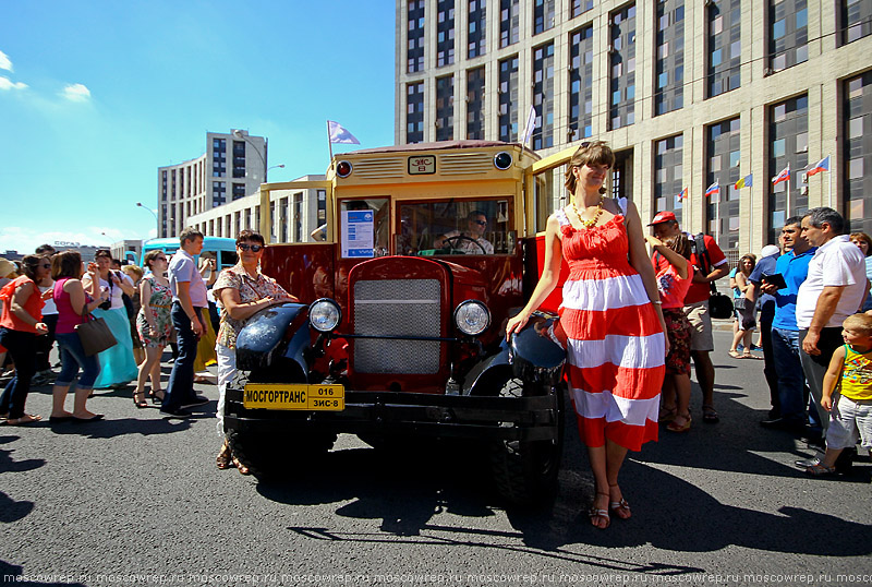 Москва, Московский репортаж, Парад автобусов, Парад ретро-автобусов, 91 год московскому автобусу