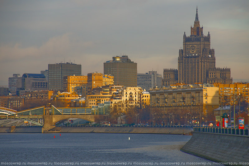 Московский репортаж, Москва, Москва пешеходная, пешеходные зоны, Новодевичий, Новодевичий монастырь, Лужнецкий проезд, Новодевичий проезд, Новодевичья набережная