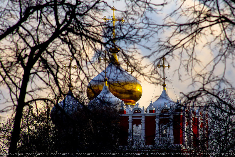 Московский репортаж, Москва, Москва пешеходная, пешеходные зоны, Новодевичий, Новодевичий монастырь, Лужнецкий проезд, Новодевичий проезд, Новодевичья набережная