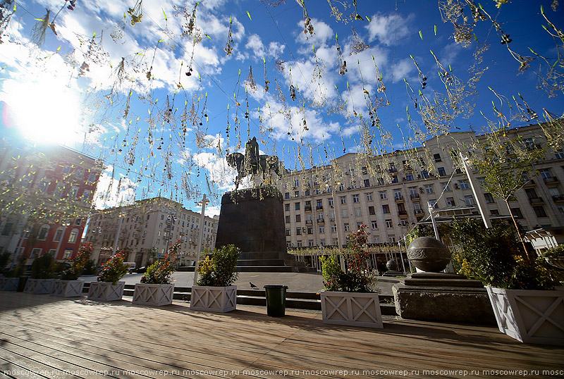 Московский репортаж, Москва, Пасха, Пасхальный дар 