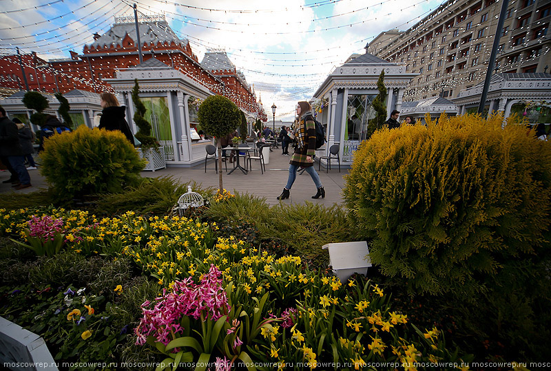 Московский репортаж, Москва, Пасха, Пасхальный дар 