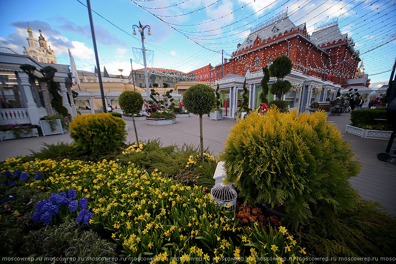 Московский репортаж, Москва, Пасха, Пасхальный дар 